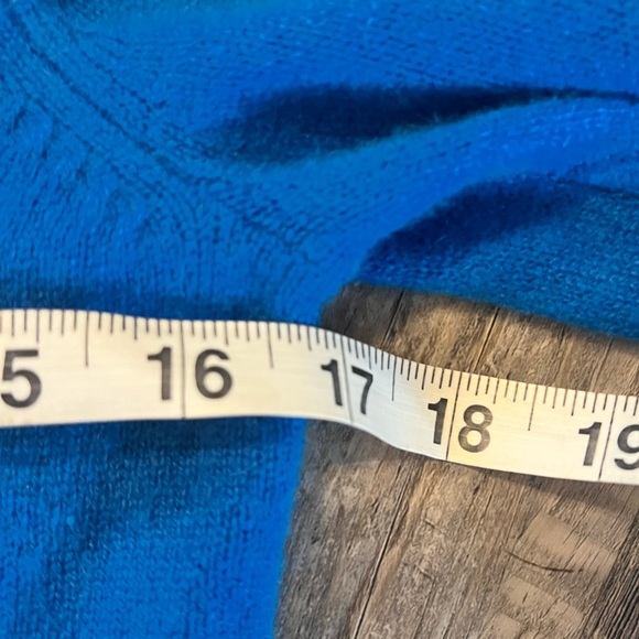 New Halogen V-Neck Cashmere Sweater - Picture 8 of 8